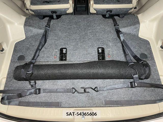 Toyota SIENTA 2013-01 286123-3