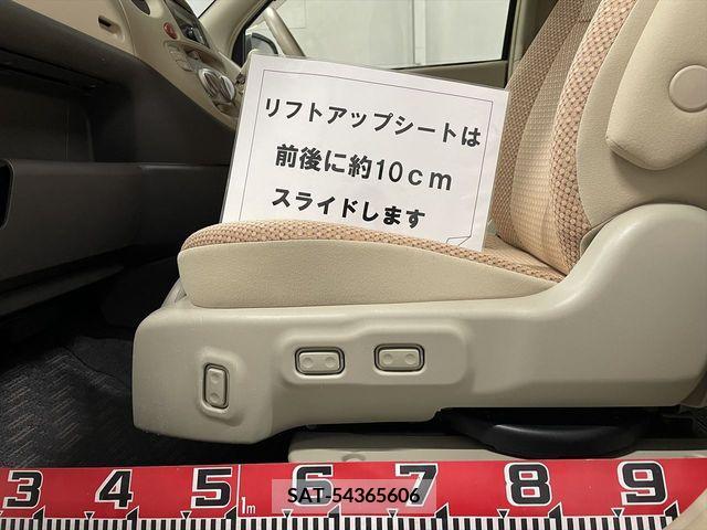 Toyota SIENTA 2013-01 286123-7