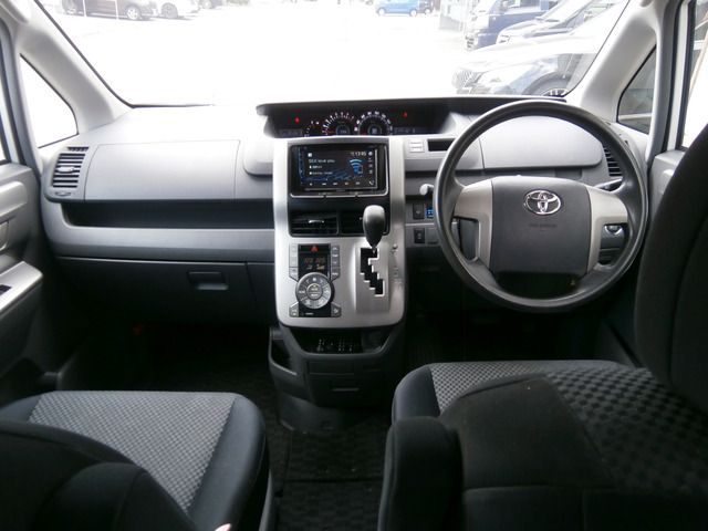 Toyota NOAH 2008-03 5758-9