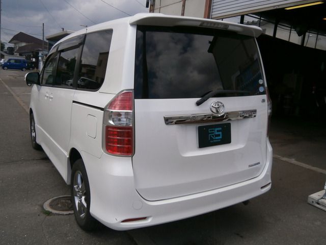 Toyota NOAH 2008-03 5758-8