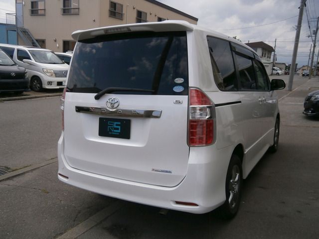 Toyota NOAH 2008-03 5758-6