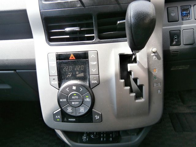 Toyota NOAH 2008-03 5758-14