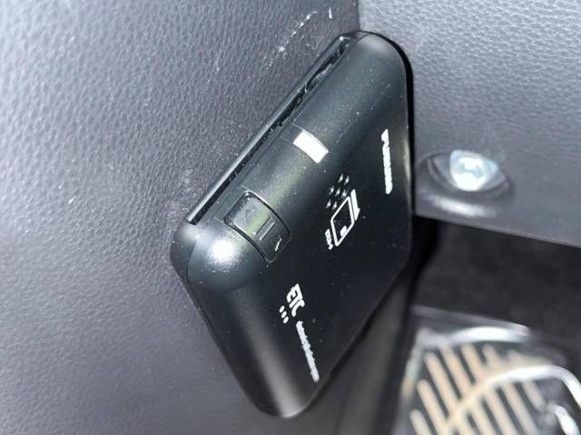 Toyota NOAH 2023-04 194312-6