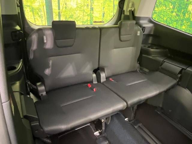 Toyota NOAH 2023-04 194312-10