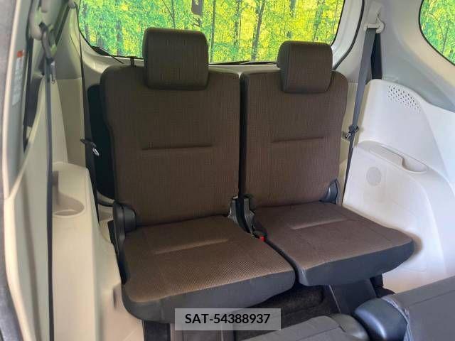 Toyota SIENTA 2016-02 368208-9