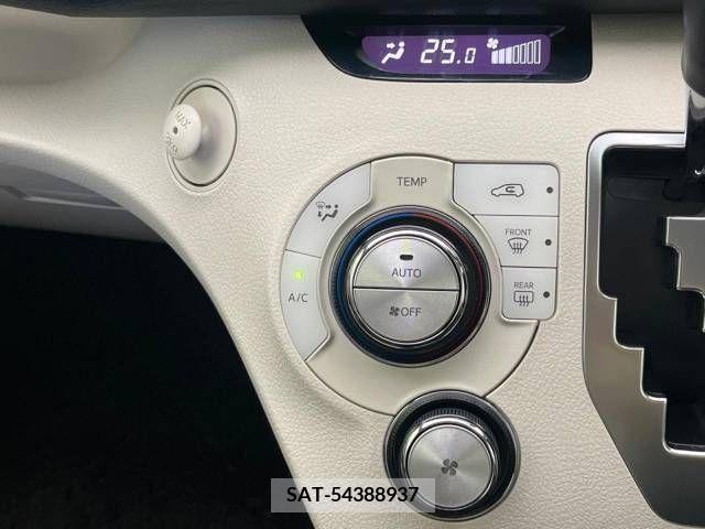 Toyota SIENTA 2016-02 368208-6