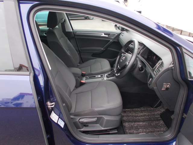 VolksWagen GOLF 2018-06 6553-12