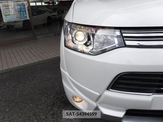 Mitsubishi OUTLANDER PHEV 2013-11 281130-3