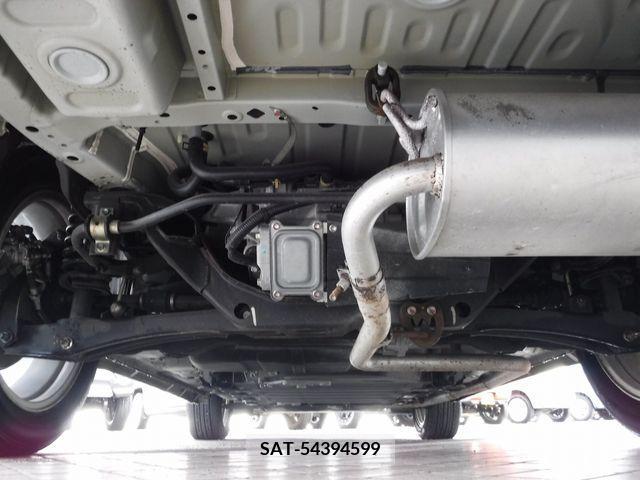 Mitsubishi OUTLANDER PHEV 2013-11 281130-7
