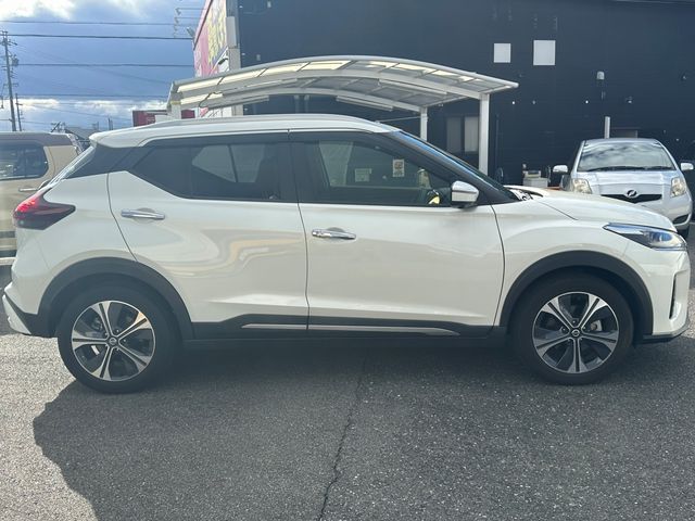 Nissan KICKS 2020-09 19819-21