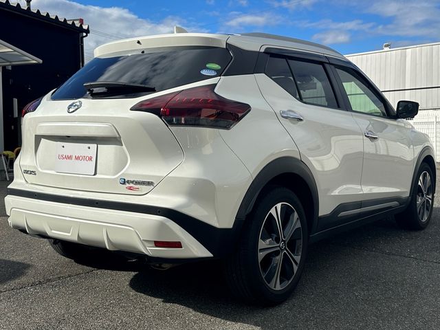 Nissan KICKS 2020-09 19819-22