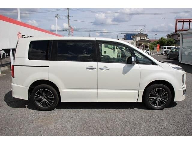 Mitsubishi DELICA D5 2019-06 15232-9