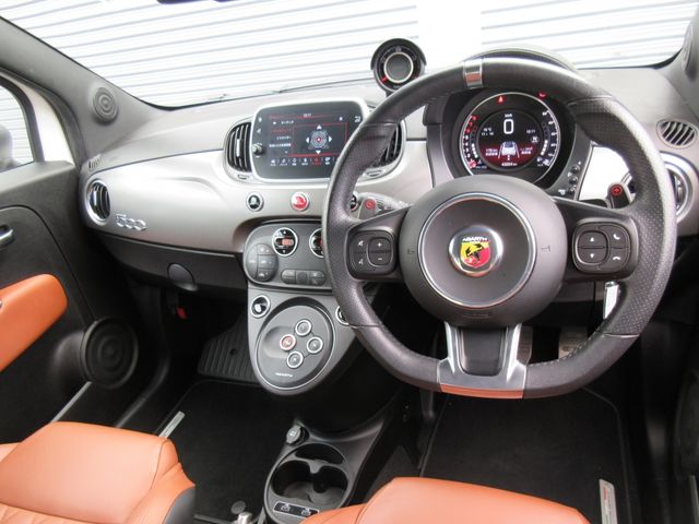 Abarth 595 2021-10 183555-15