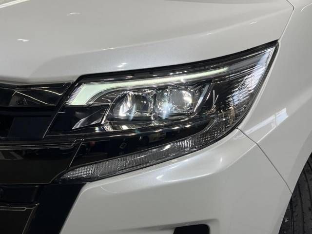 Toyota NOAH 2019-03 14182-12