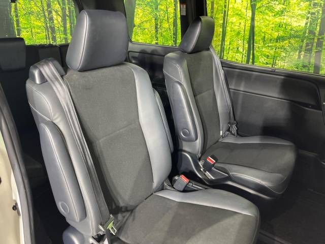 Toyota NOAH 2019-03 14182-8