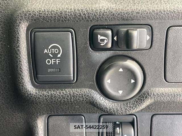 Nissan NOTE 2014-03 302342-5