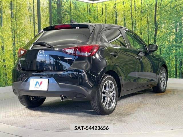 Mazda DEMIO 2018-09 396396-17