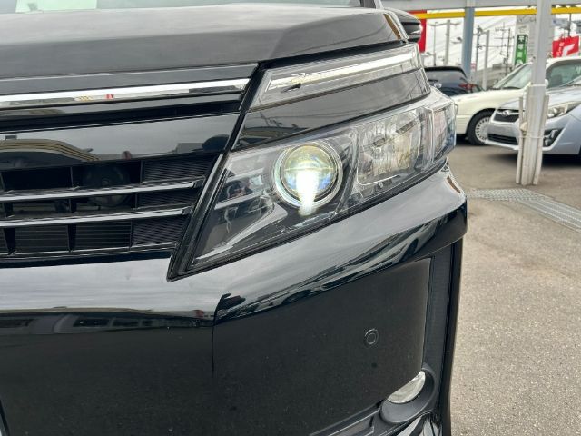 Toyota VOXY HYBRID 2015-04 181122-24