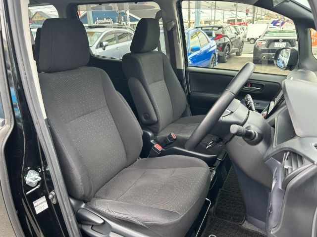 Toyota VOXY HYBRID 2015-04 181122-14