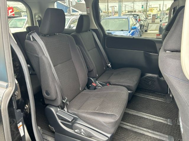 Toyota VOXY HYBRID 2015-04 181122-15