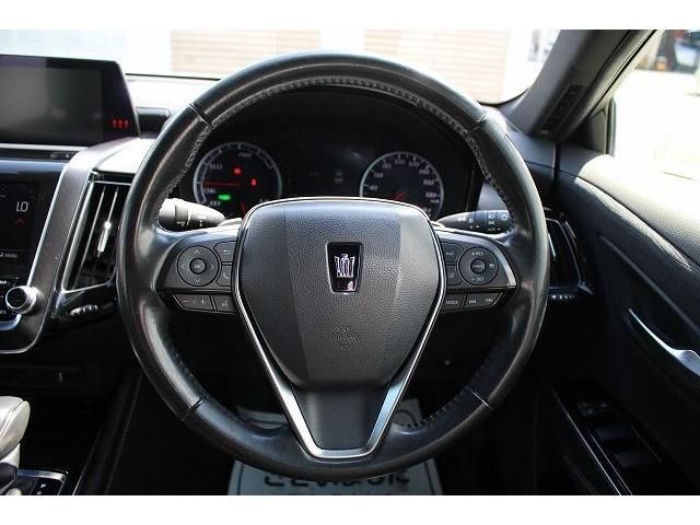 Toyota CROWN SEDAN 2018-10 11423-16