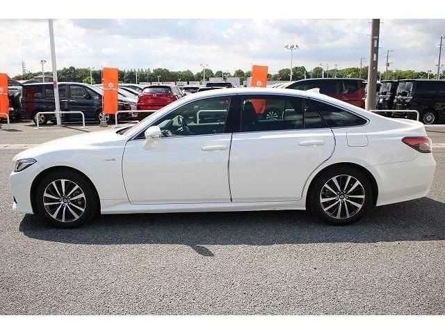 Toyota CROWN SEDAN 2018-10 11423-8