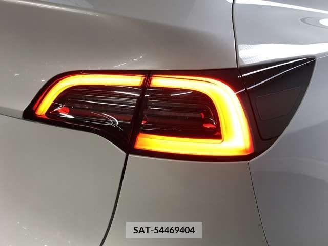 Tesla MODEL Y 2022-09 310898-12
