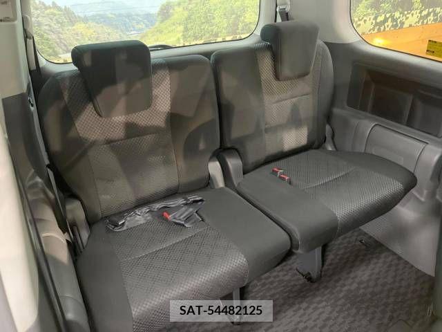 Toyota NOAH 2007-11 335495-10
