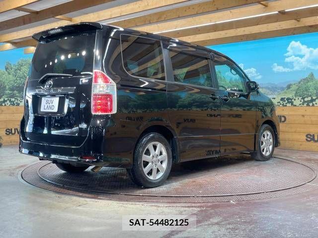 Toyota NOAH 2007-11 335495-18