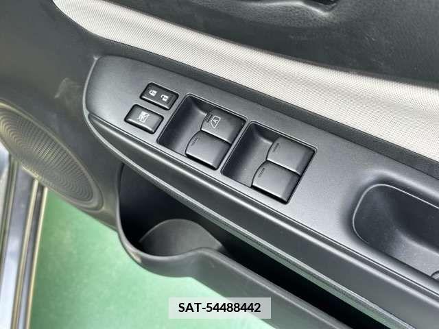Nissan NOTE 2018-06 365403-12