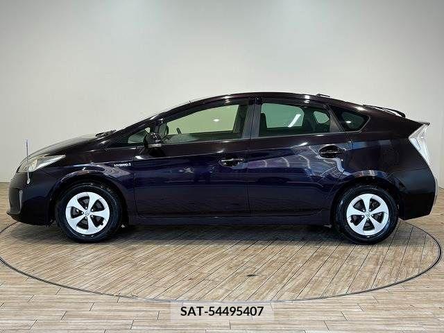 Toyota PRIUS 2013-12 393377-15