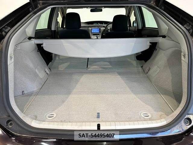 Toyota PRIUS 2013-12 393377-10