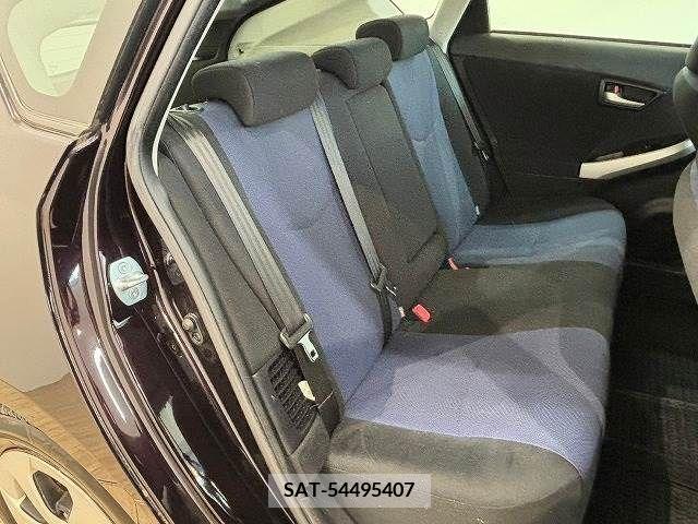Toyota PRIUS 2013-12 393377-9