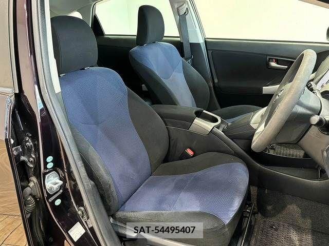 Toyota PRIUS 2013-12 393377-8