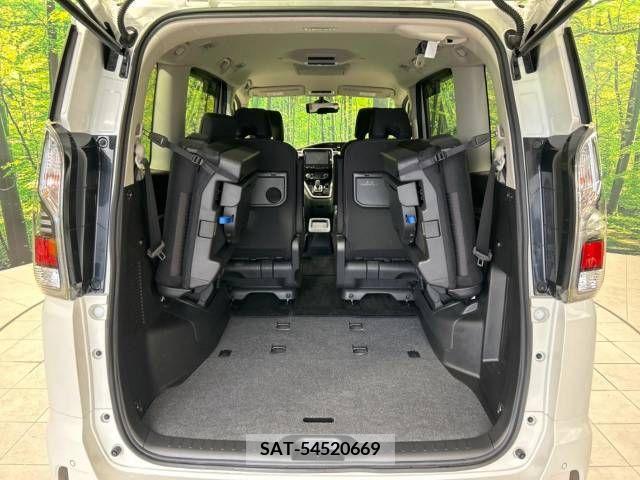 Nissan SERENA 2019-03 324986-11