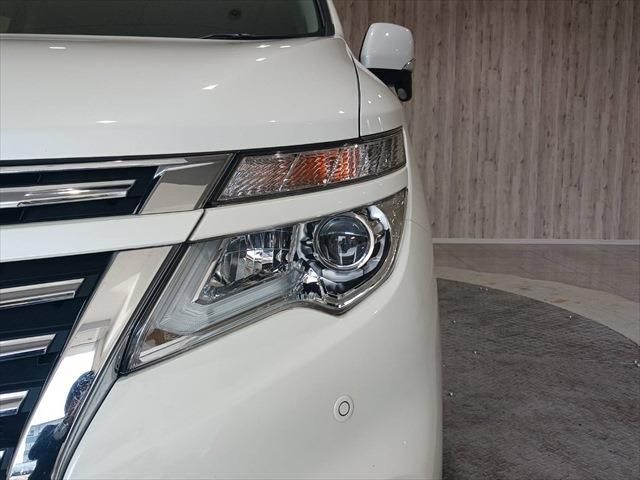 Nissan ELGRAND 2019-11 196610-8