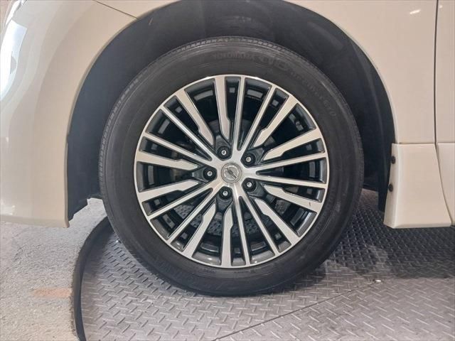 Nissan ELGRAND 2019-11 196610-14