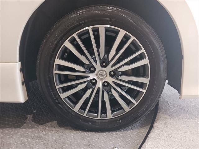 Nissan ELGRAND 2019-11 196610-17