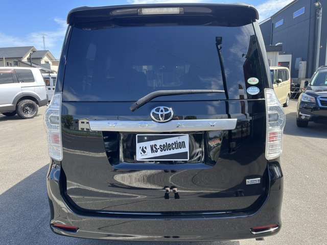 Toyota VOXY 2013-01 9906-3