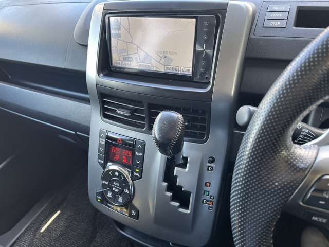 Toyota VOXY 2013-01 9906-10