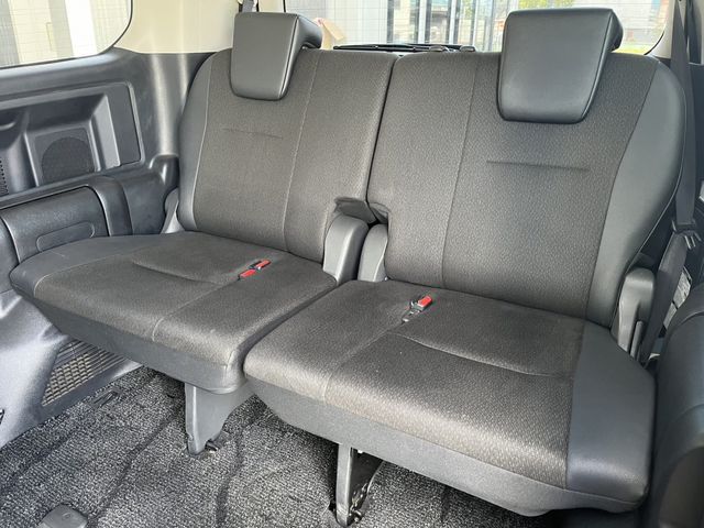 Toyota VOXY 2013-01 9906-19