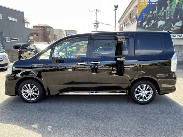 Toyota VOXY 2013-01 9906-5