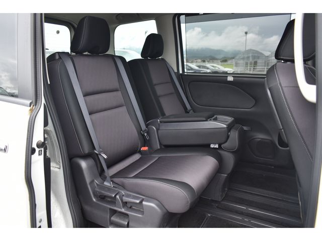 Nissan SERENA 2018-02 9045-20