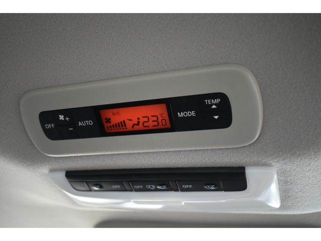 Nissan SERENA 2018-02 9045-11