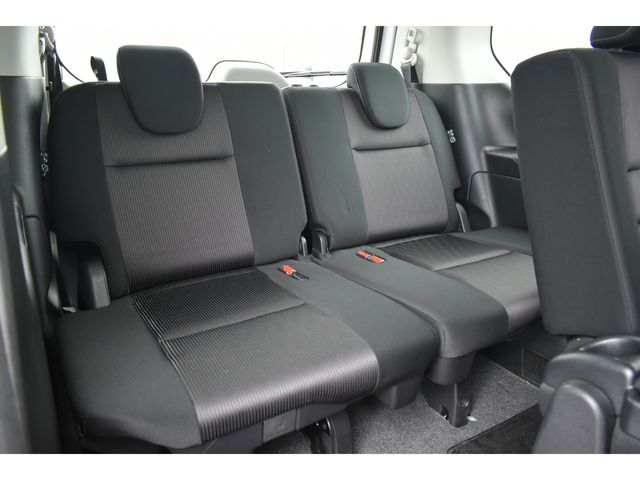 Nissan SERENA 2018-02 9045-21