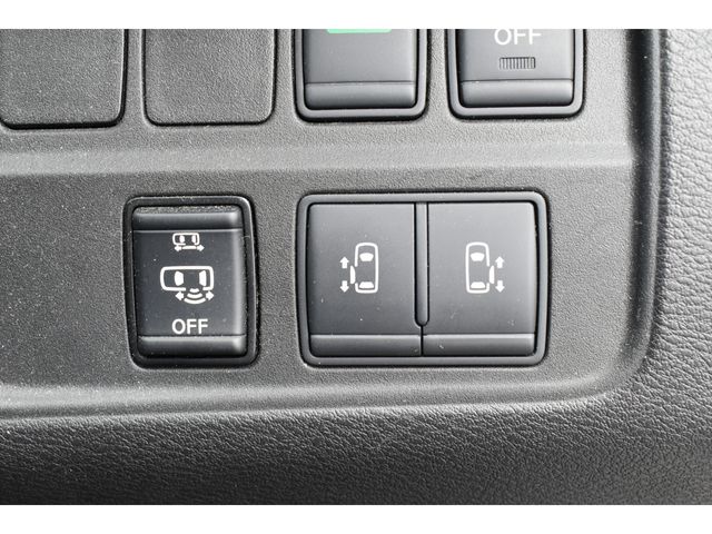 Nissan SERENA 2018-02 9045-10
