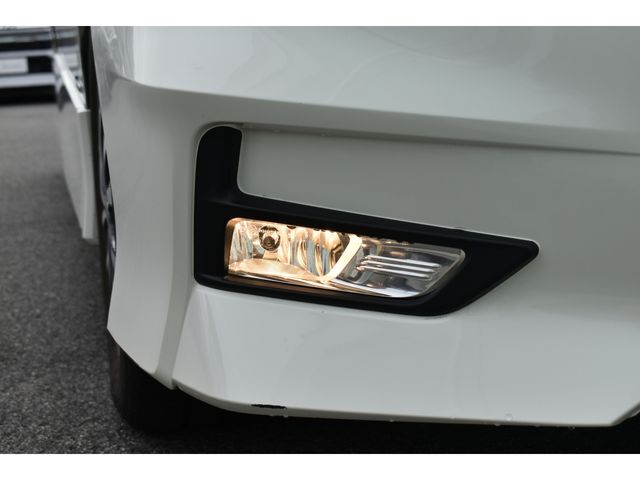 Nissan SERENA 2018-02 9045-26