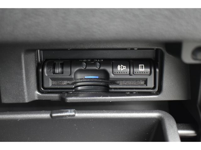 Nissan SERENA 2018-02 9045-8