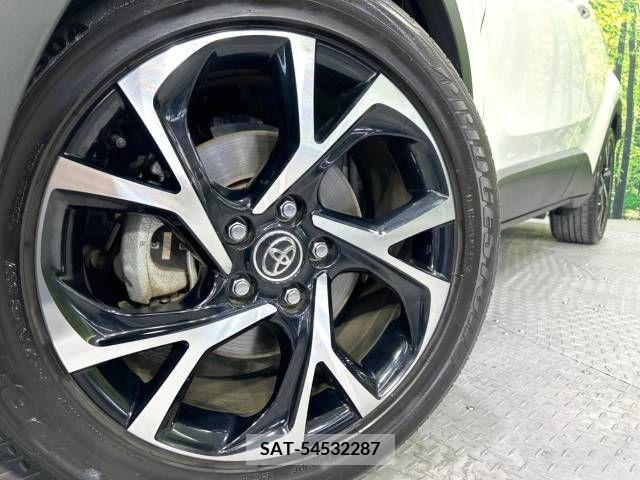 Toyota C-HR 2017-05 264087-13