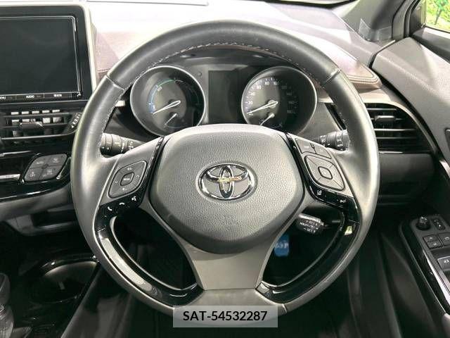 Toyota C-HR 2017-05 264087-11